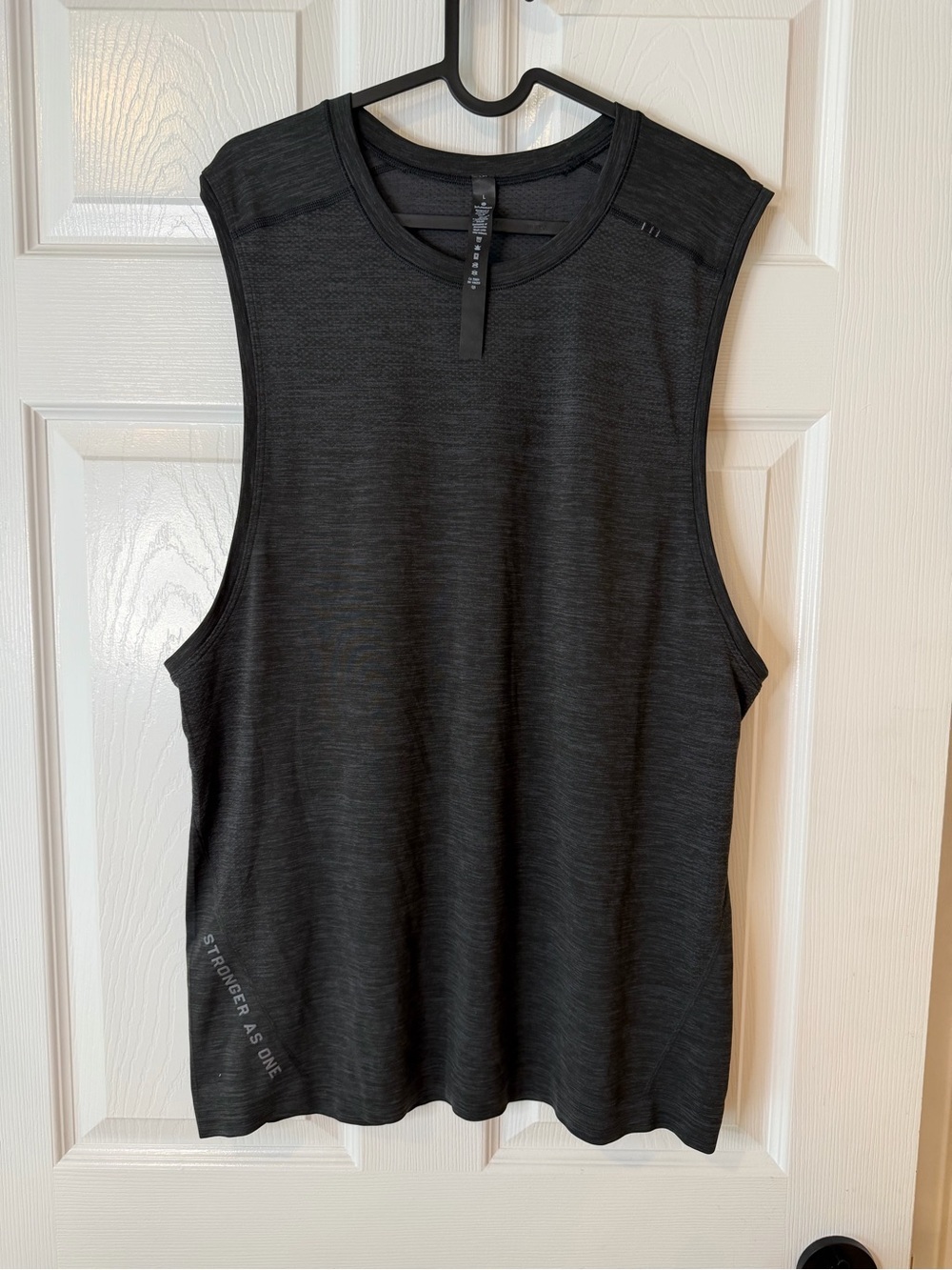 Men’s Lululemon x Barry’s Bootcamp Performance Sleeveless Shirt